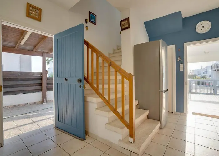 Ammos 20 Side Seaview * Ларнака