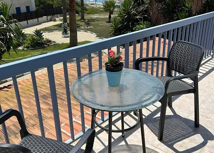 בית נופש Ammos 20 Side Seaview לרנקה