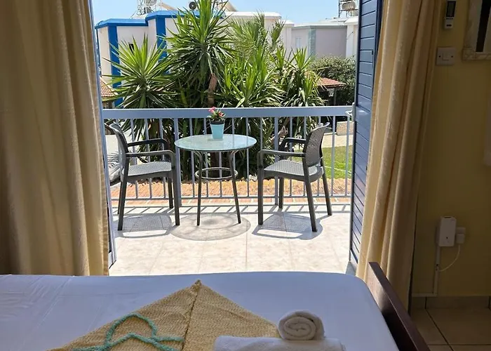 Ammos 20 Side Seaview לרנקה